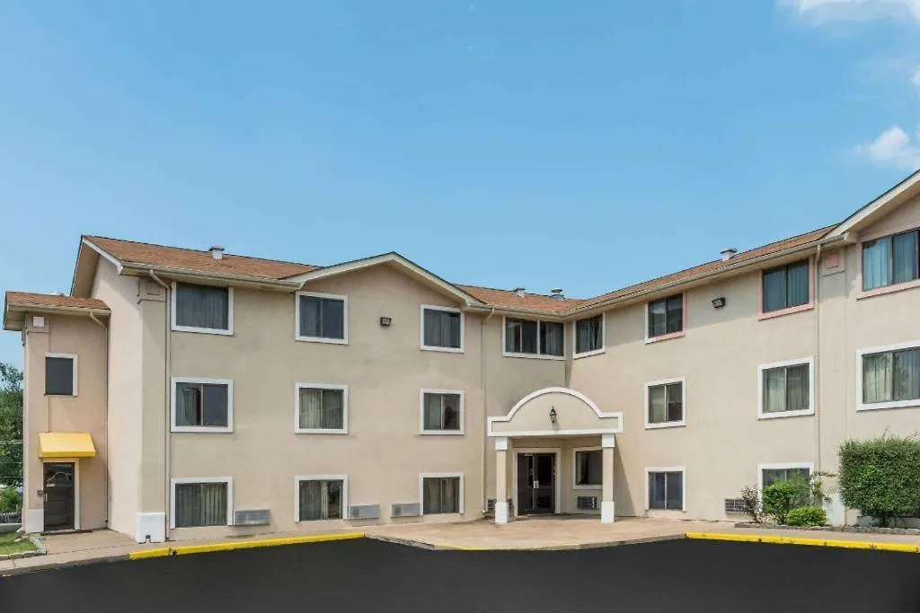 Quality Inn & Suites Earth City
